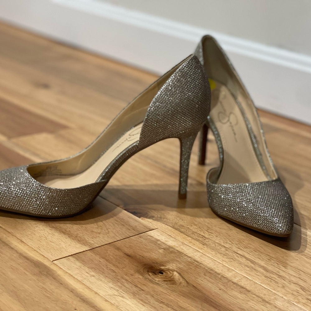 Jessica Simpson Livvy sparkle pumps. Super cute and comfortable.